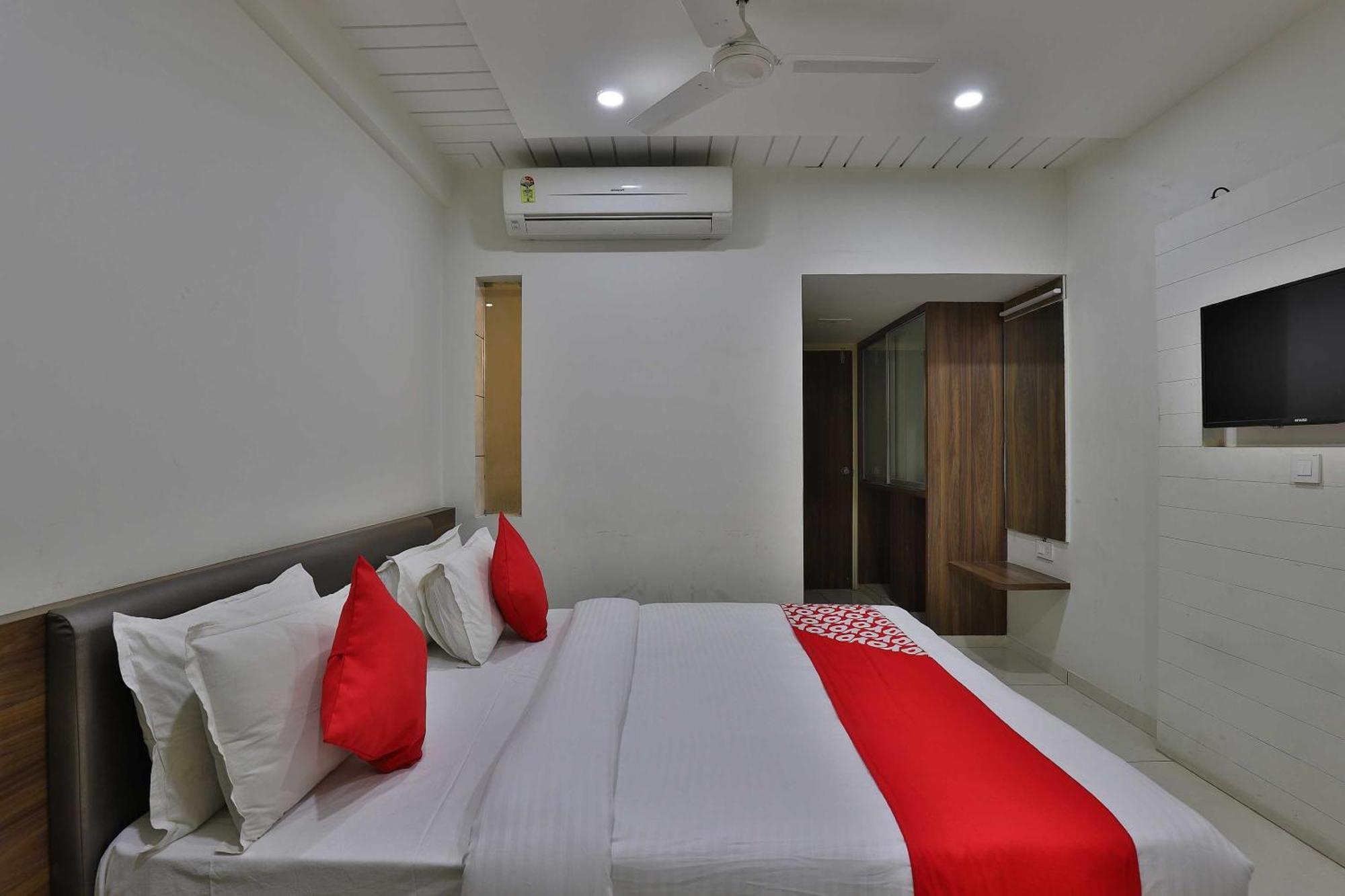 OYO 11543 Hotel Panchsheel Vadodara Exterior foto