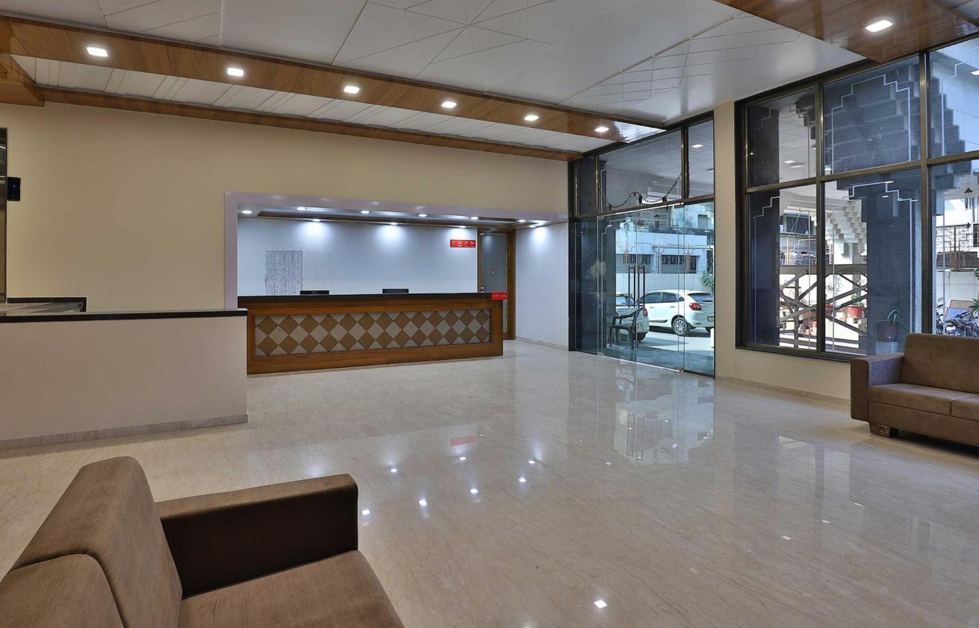 OYO 11543 Hotel Panchsheel Vadodara Exterior foto