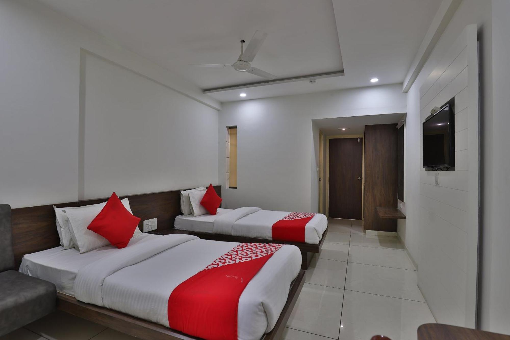 OYO 11543 Hotel Panchsheel Vadodara Exterior foto