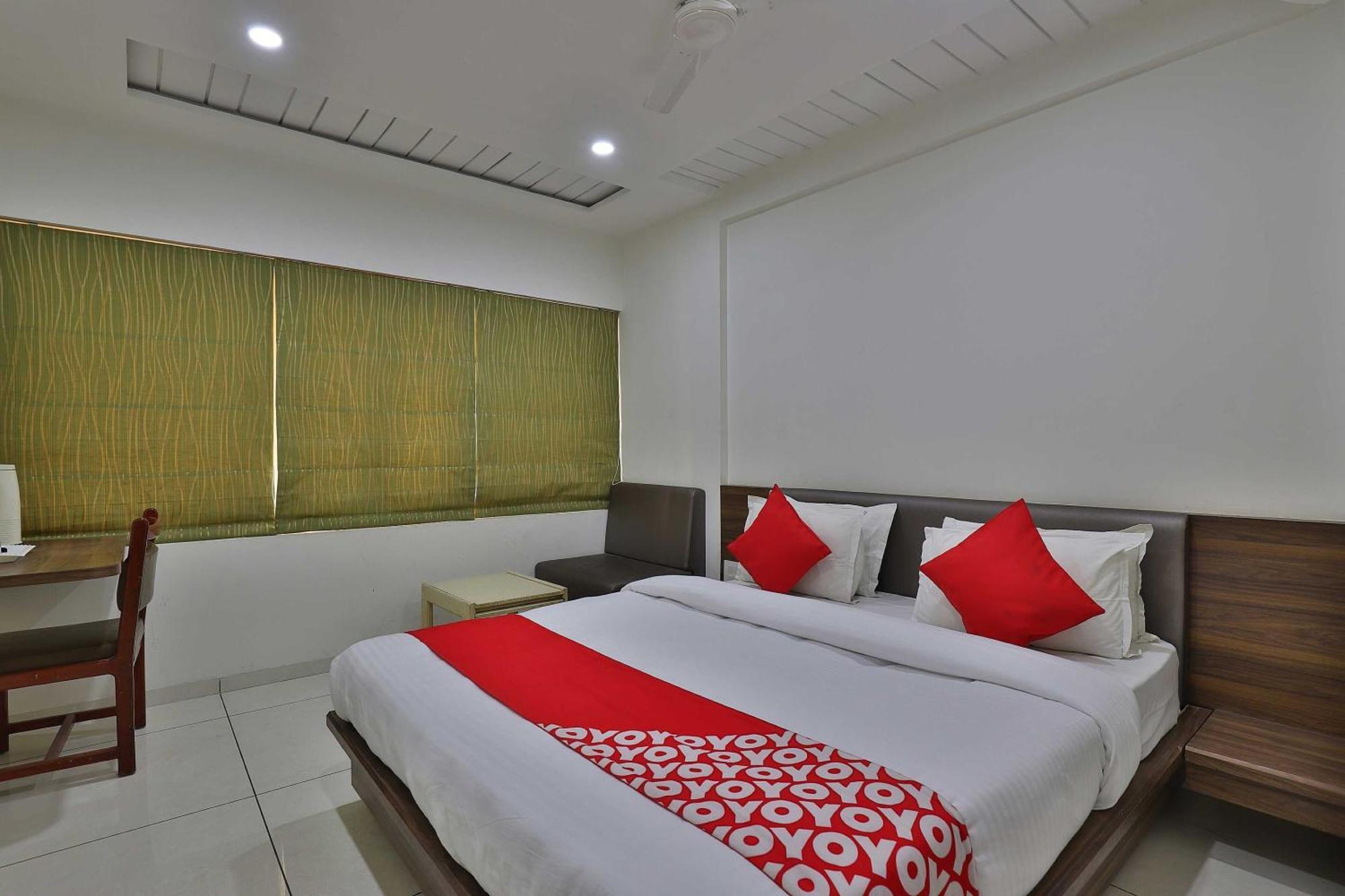 OYO 11543 Hotel Panchsheel Vadodara Exterior foto