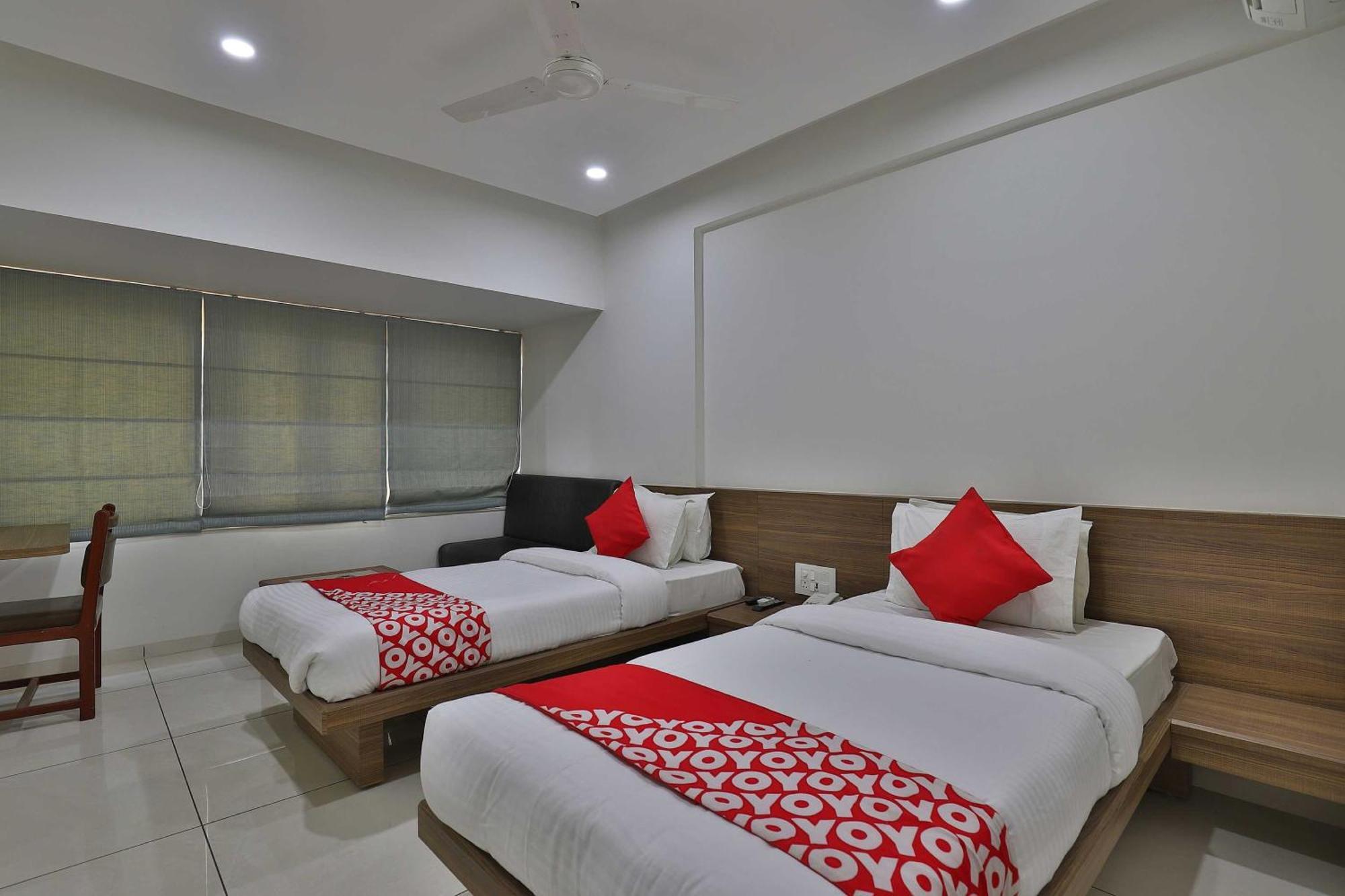 OYO 11543 Hotel Panchsheel Vadodara Exterior foto